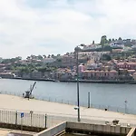 Monchique's Balcony Апартаменты Порту