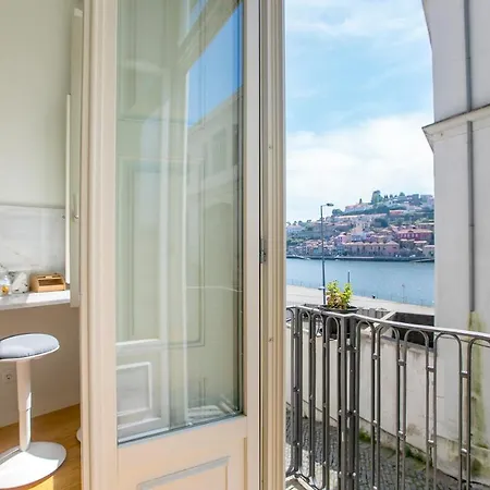 蒙希克阳台公寓