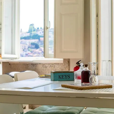 蒙希克阳台公寓 * 波尔图